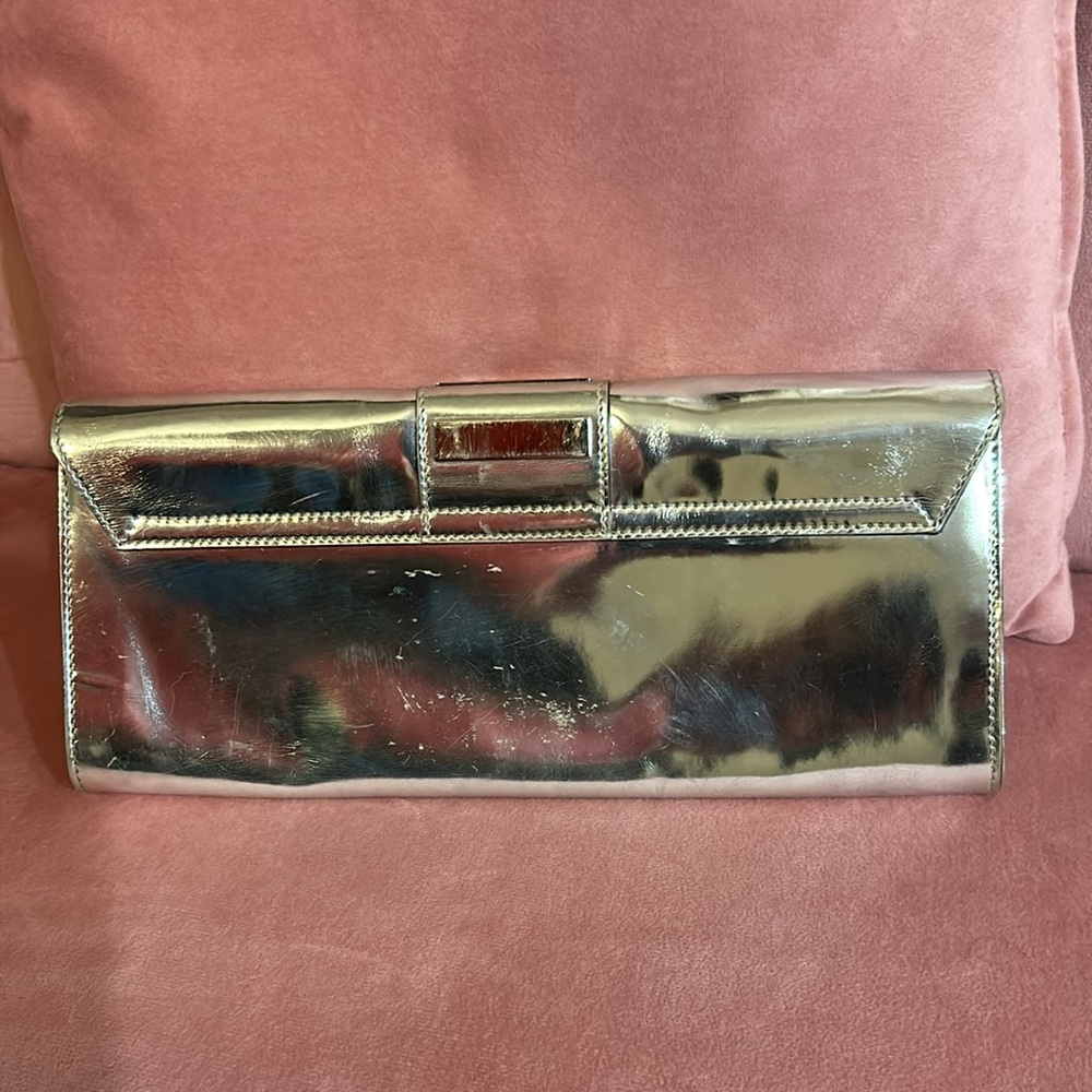 Gucci Patent silver metallic leather mirror clutch - Picture 3 of 8